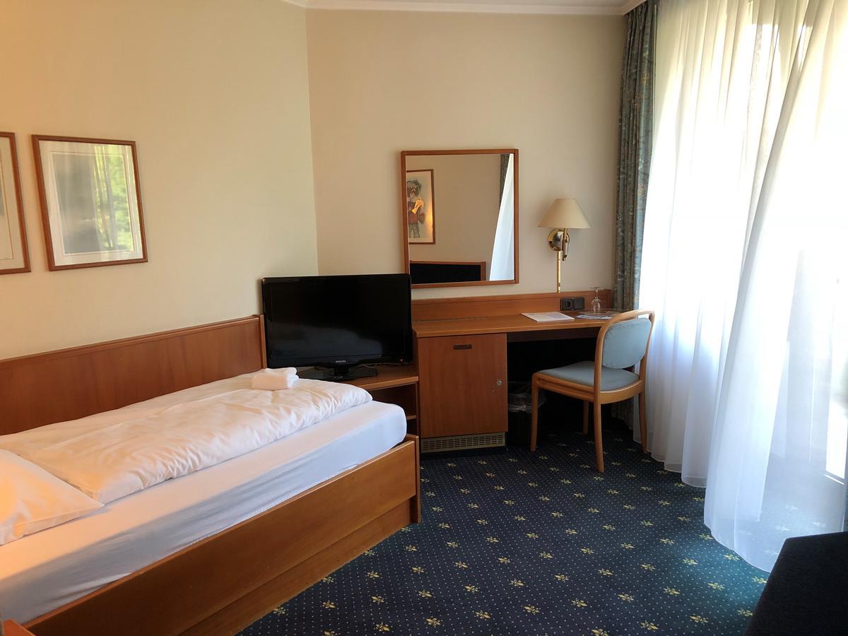 Karaman Group Hotel Бад-Нендорф Экстерьер фото