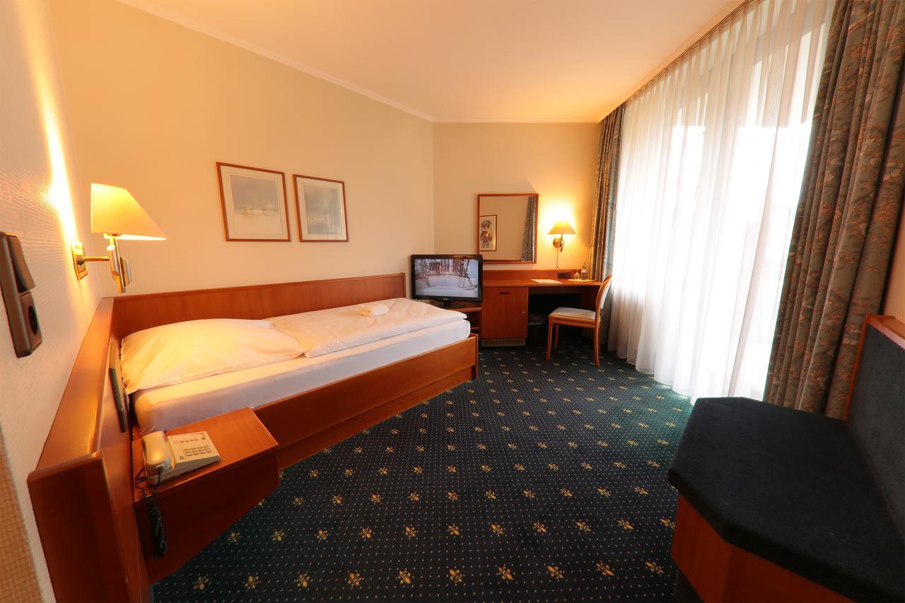 Karaman Group Hotel Бад-Нендорф Экстерьер фото
